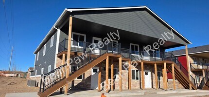 Building Photo - 1026 Center Dr