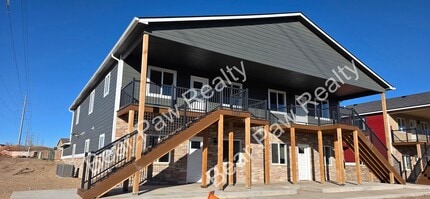 Building Photo - 1026 Center Dr