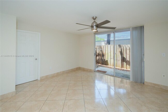 Foto del edificio - 1720 NW N River Dr