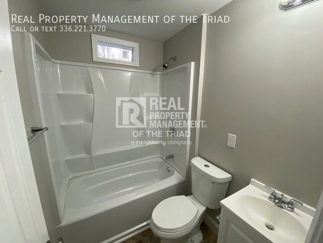 Building Photo - 294 Plemmons Rd