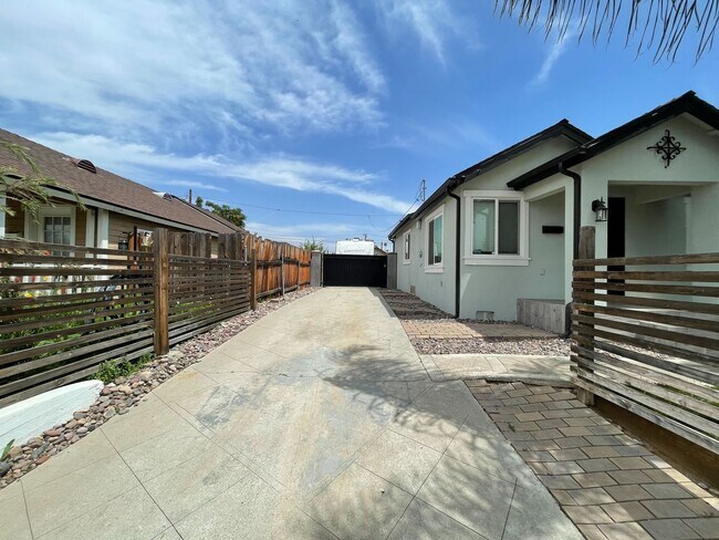 Building Photo - Charming 2BR Home in Central Riverside – U...
