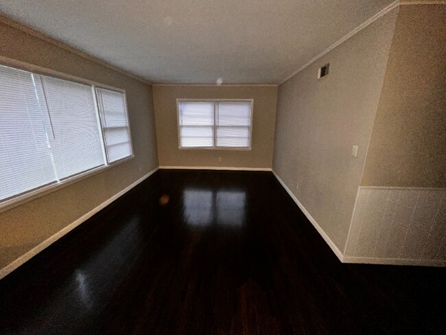 Foto del edificio - 1633 S Cedar Ave