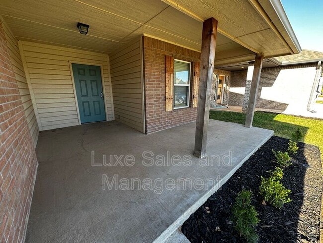 Building Photo - 2408 Alta Vista Ln