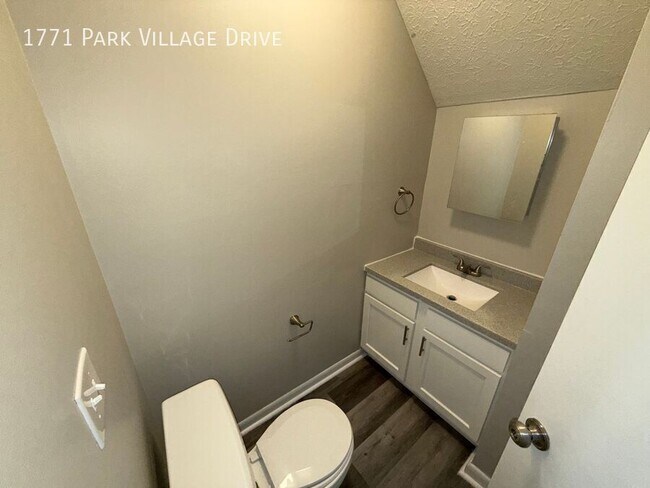 Foto del edificio - 1771 Park Village Dr