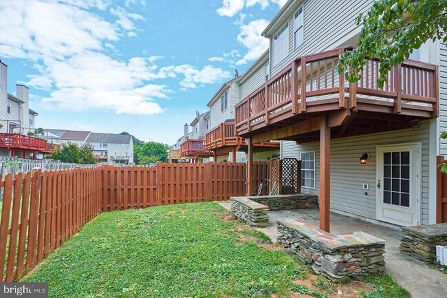 Building Photo - 239 Frazer Dr
