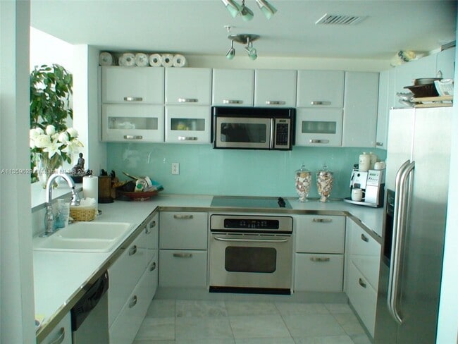 Foto del edificio - 6580 Indian Creek Dr