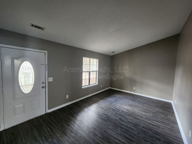 Building Photo - 2990 Carriage Trail