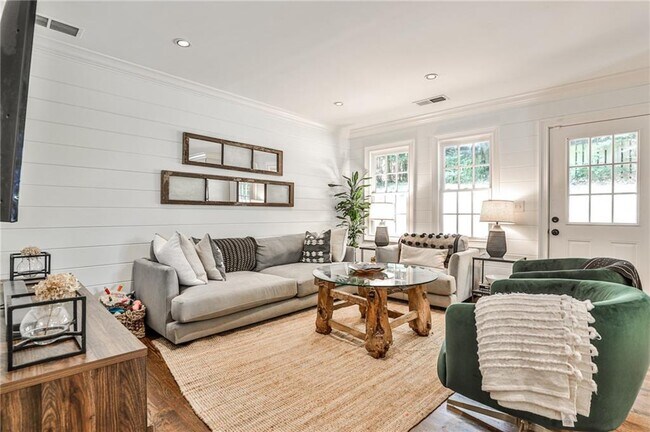 Foto del edificio - 1558 Steele Dr NW