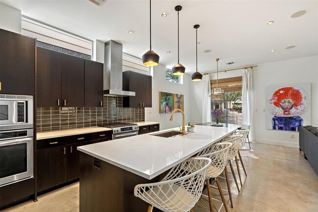 Building Photo - 2105 Goodrich Ave