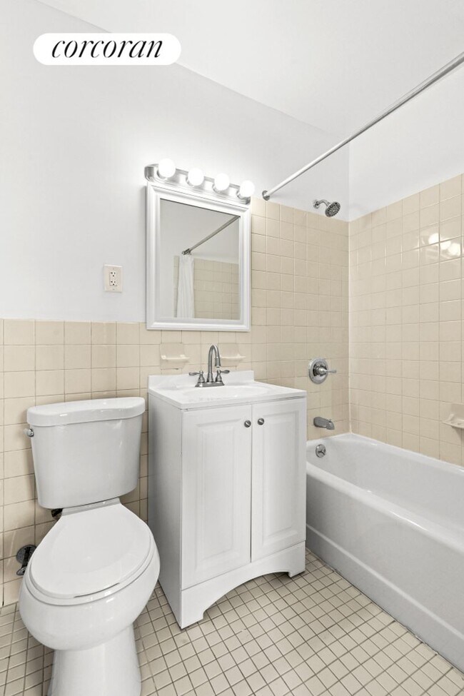 Building Photo - 423 W 146th St