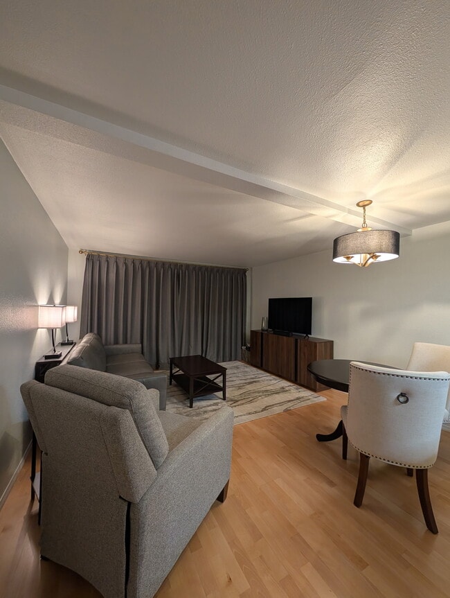 Foto del edificio - 6970 California Ave SW