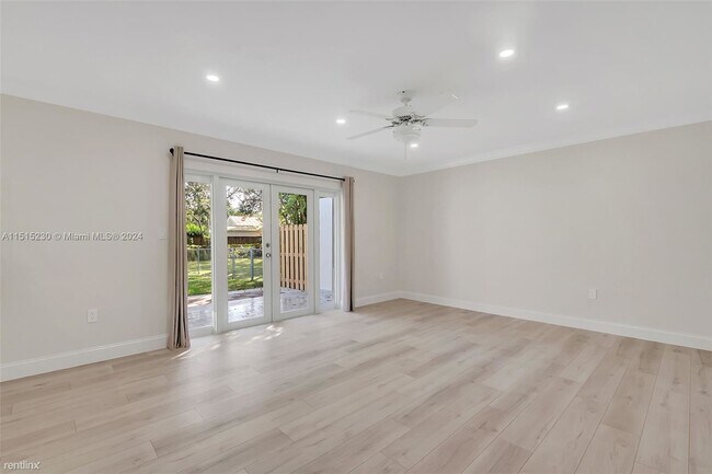 Building Photo - 3 br, 2 bath House - 10921 SW 78th Ave