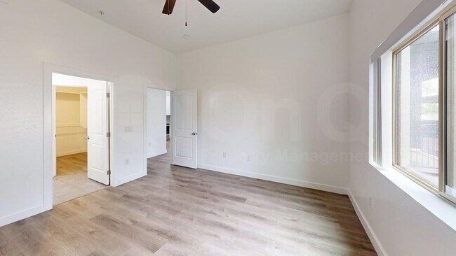 Foto del edificio - 9160 N 67th Ave