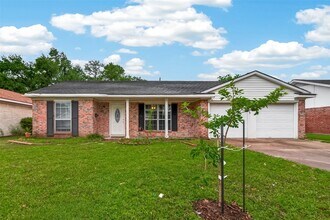 Building Photo - 16219 Rill Ln