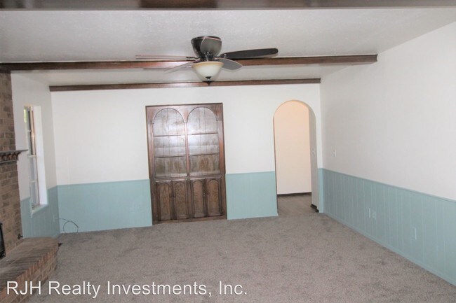 Building Photo - 3 br, 2 bath House - 3700 Oak Grove Dr