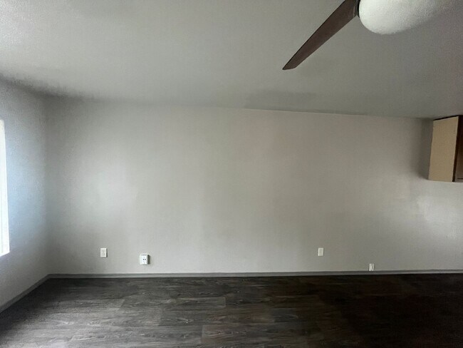 Foto del edificio - Now Leasing – Beautiful 3 Bedroom Townhome...