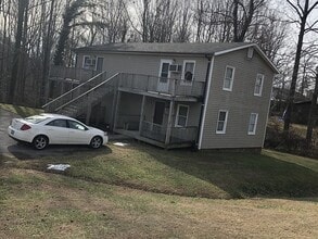 Building Photo - 113 Meadow Green Rd