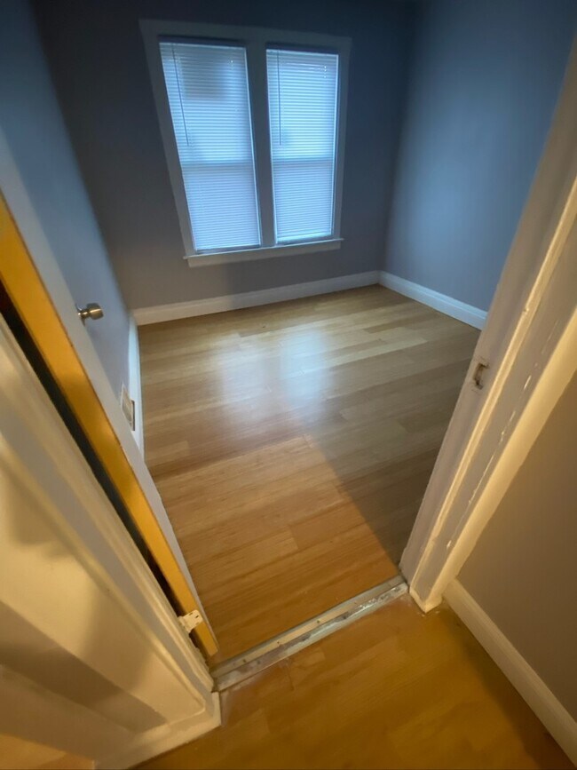 Foto del edificio - 316 E 107th St