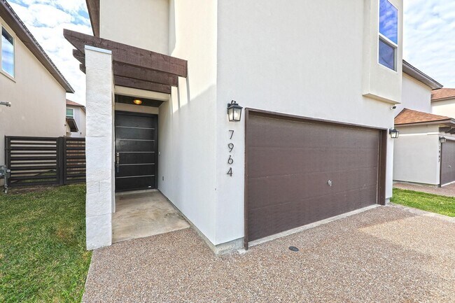 Building Photo - 7964 Elka Lp