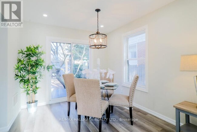 Building Photo - 4 Freeman St