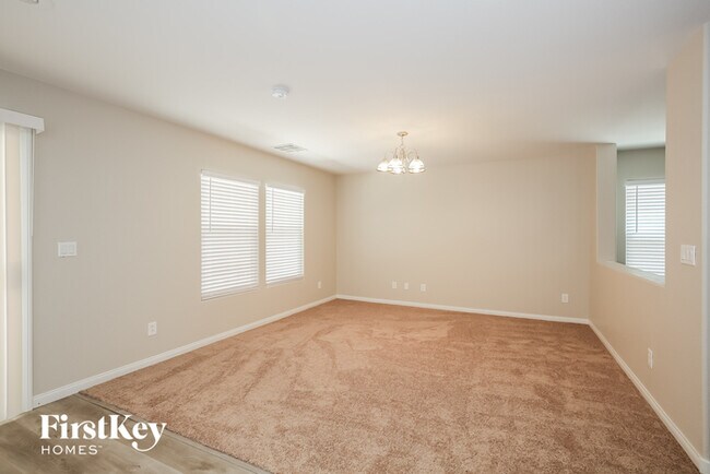 Foto del edificio - 8748 Palomino Ranch St