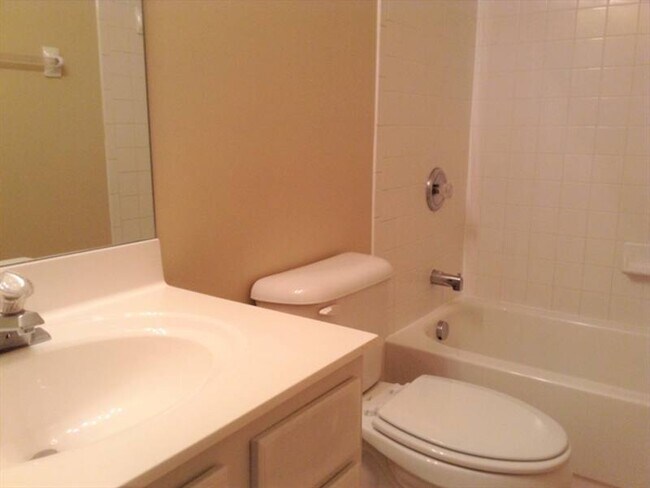 Building Photo - 31 Shady Creek Ln
