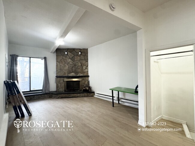 Building Photo - Spacious 800 Sq. Ft. Studio-Style Condo in Toronto with Parking & Utilities Included