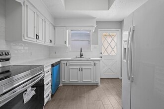 Building Photo - 8268 Heartfield Ln