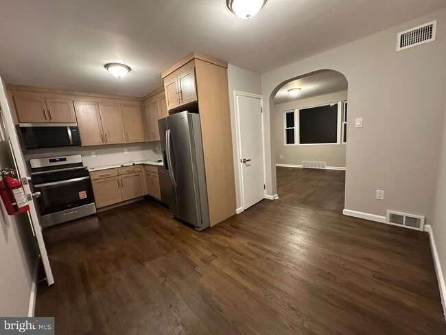 Building Photo - 936 Oakmont St