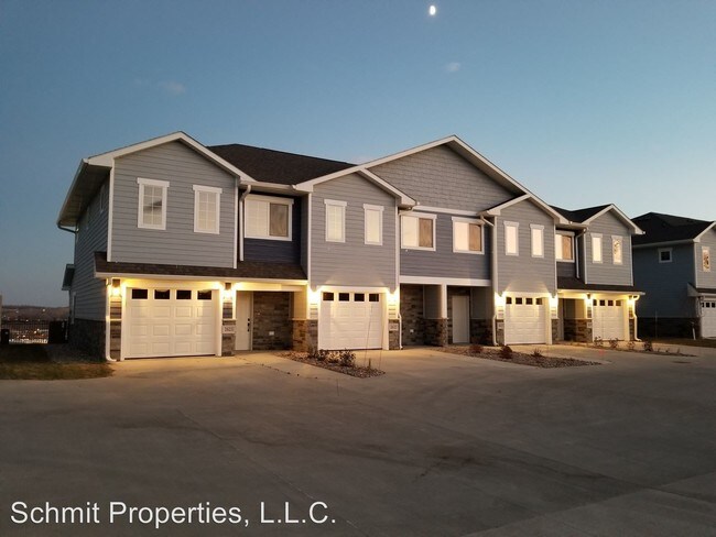 Building Photo - 2613-2639 Apache Ct