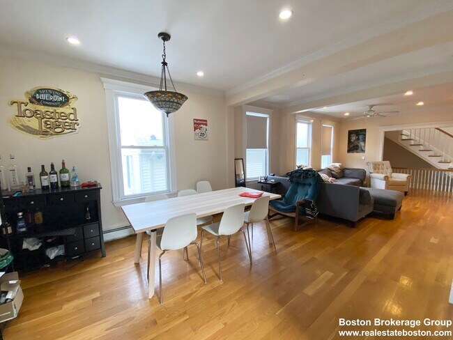 Foto del edificio - 29 Spring Garden St