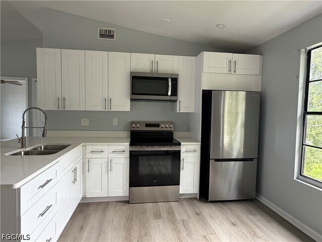 Foto del edificio - 1269 SE 8th Terrace