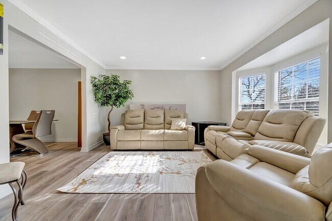 Foto del edificio - 7108 Ruthgreen Rd