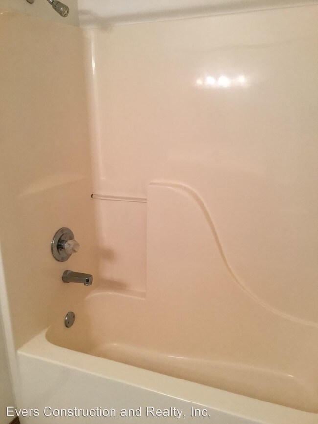 436 Taylor St, Kimberly, WI 54136 Condo for Rent in Kimberly, WI