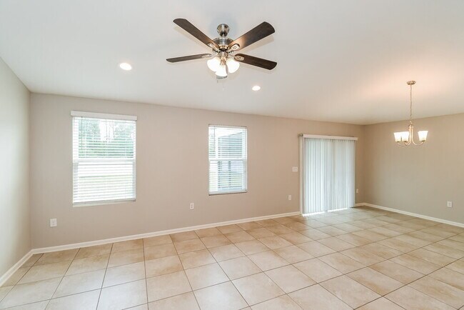 Foto del edificio - 4161 Fishing Creek Ln