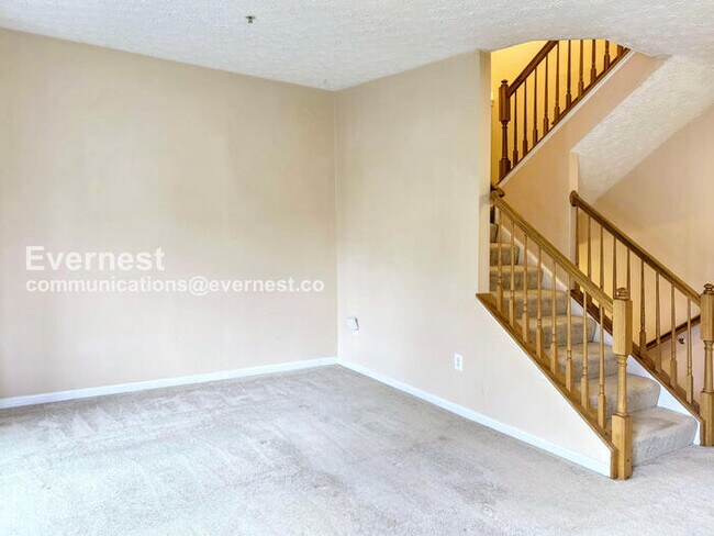 Foto del edificio - 8366 Frostwood Dr