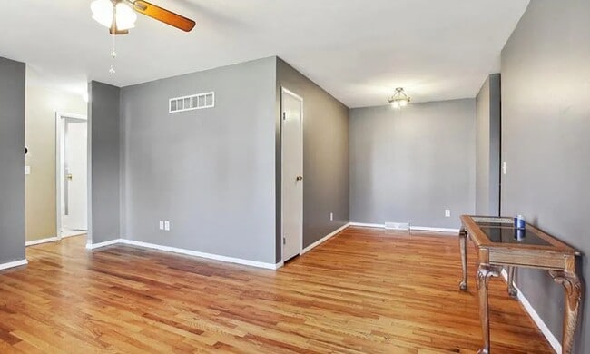 Building Photo - 5037 NE 56th Terrace