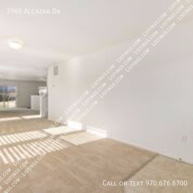 Foto del edificio - Large house on corner lot in The Meadows -...