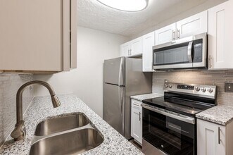 Building Photo - Lakeshore Drive Apartment Homes