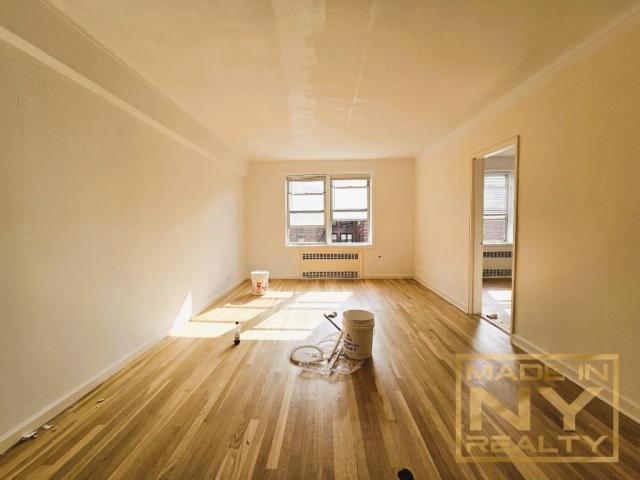 Foto del edificio - 2 bedroom in REGO PARK NY 11374