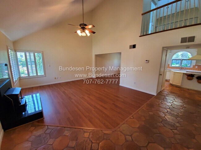 Foto del edificio - Beautiful 4 Bedroom Home with Pool – Easts...