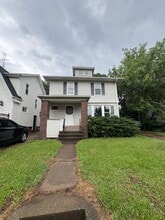 Building Photo - 1326 Cottage Pl NW