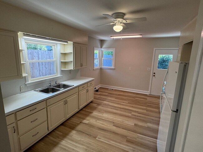Foto del edificio - FOR RENT - Haymount Charmer