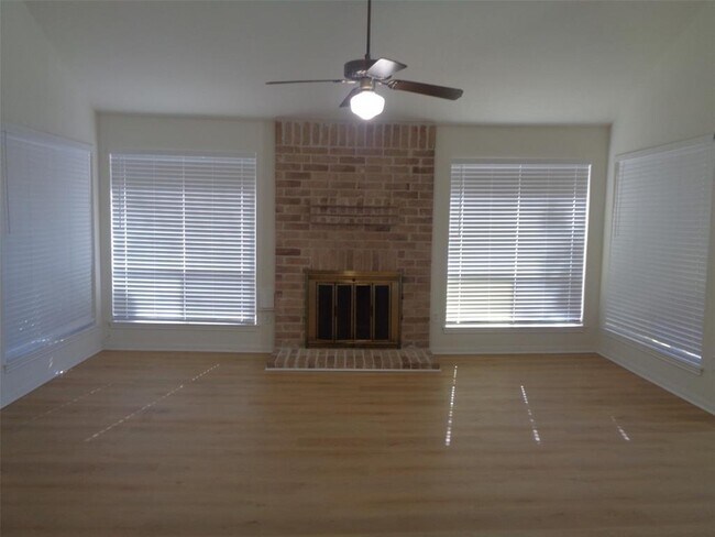 Foto del edificio - 17631 Seven Pines Dr
