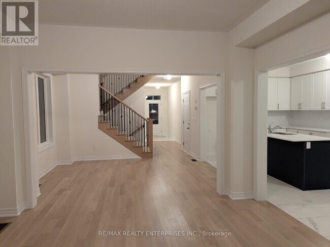 Building Photo - 1279 Davis Lp
