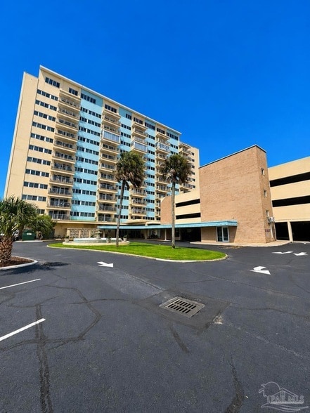 Building Photo - 825 Bayshore Dr