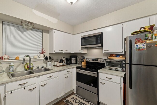 Foto del edificio - 8300 Oakhaven Rd