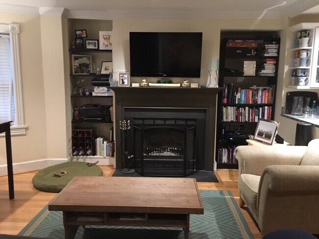 Living room (pic. from current tenant) - 1504 P Street NW