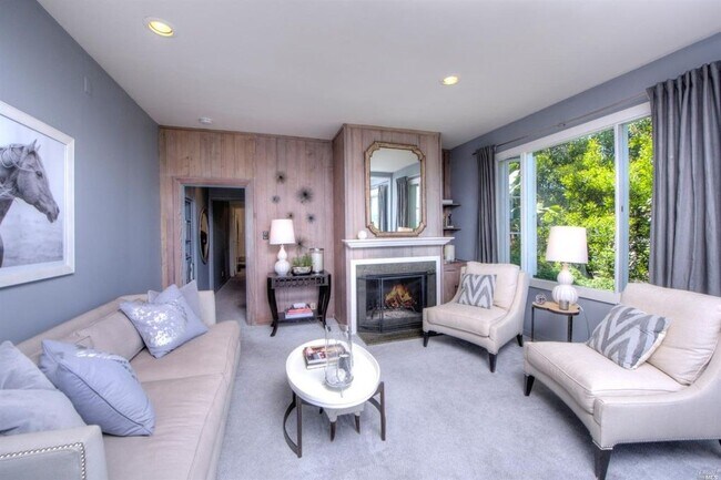 Living room - 1735 Bridgeway