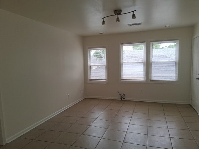 Building Photo - 8613 S Claiborne Ave